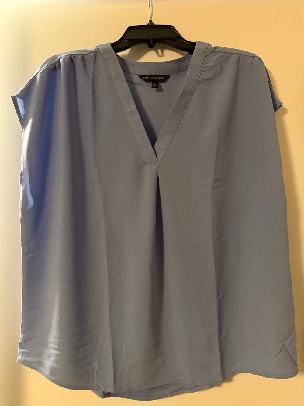 Banana Republic Pale Blue V-Neck Short Sleeve Blouse